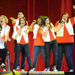 05-28 - Glee Live In Concert in Los Angeles - CA